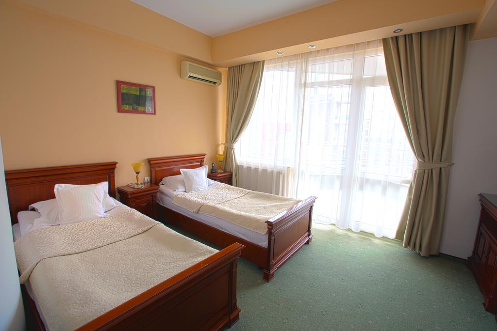 Hotel Opal Cluj-Napoca Buitenkant foto